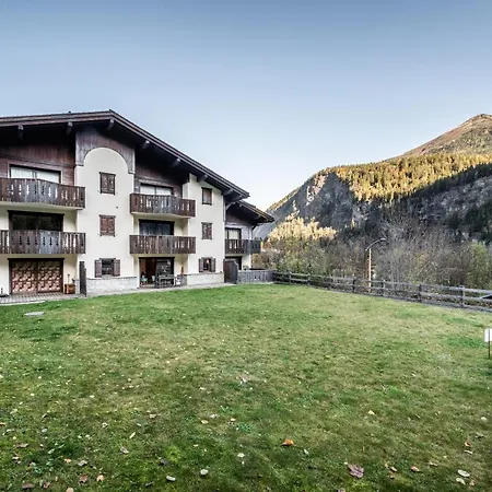 Valvisons Chamonix - By Emerald